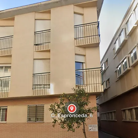 A 5 Min Estacion De Tren- Patio-parking Y Playa Apartment *